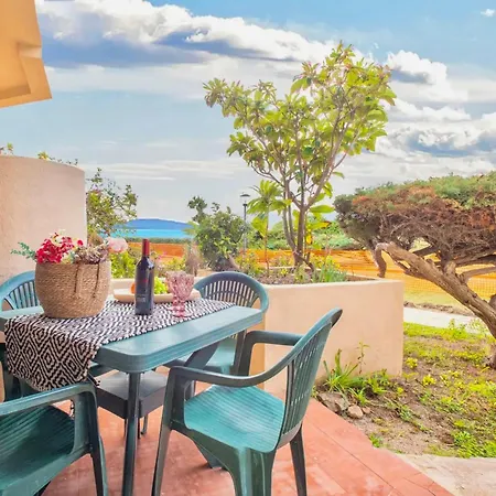 6 Beds In In Just 150 Mt From The Sea *