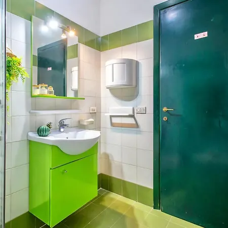 6 Beds In In Just 150 Mt From The Sea *