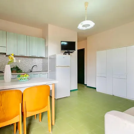 6 Beds In In Just 150 Mt From The Sea *